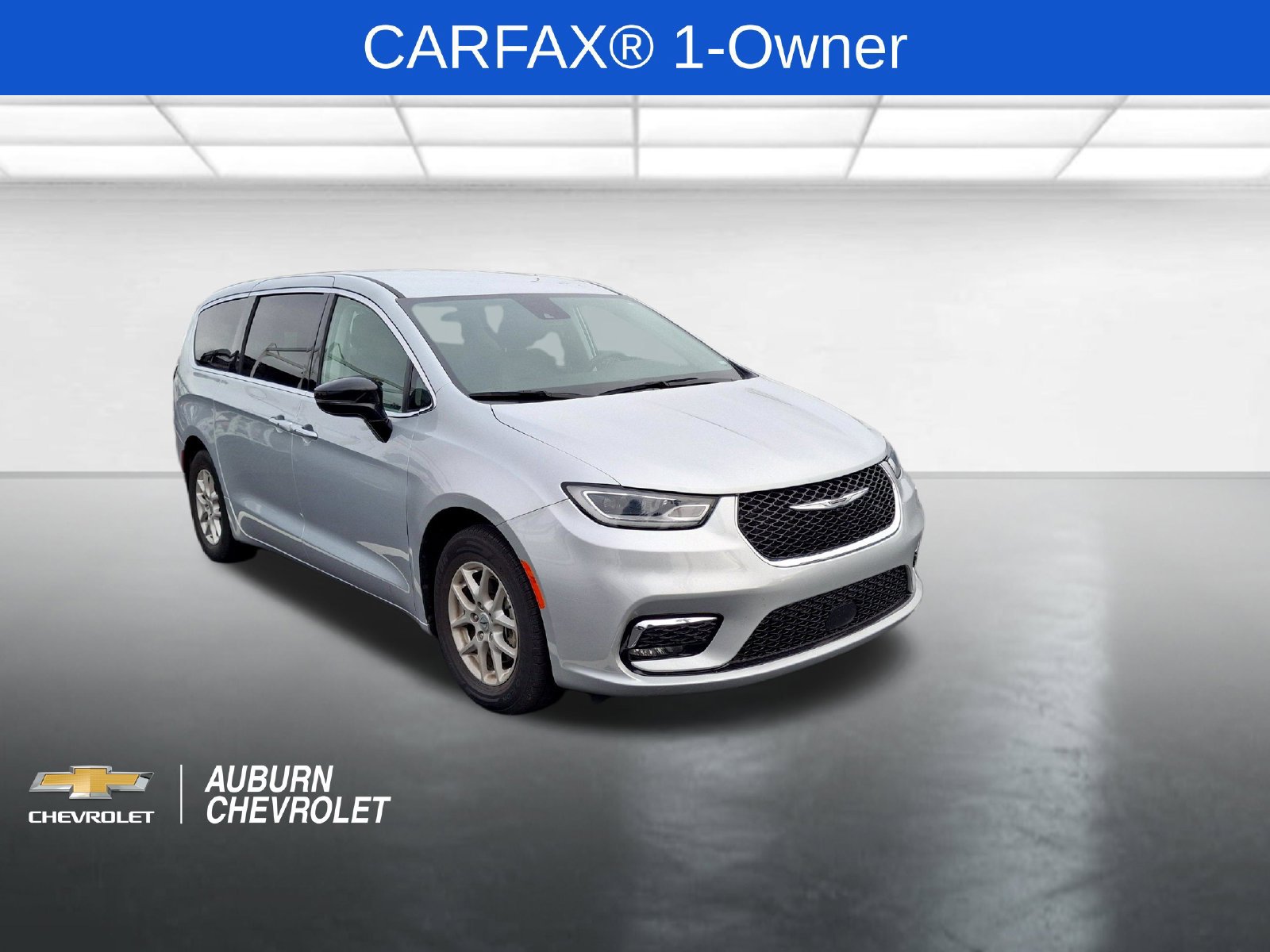 Used 2024 Chrysler Pacifica Touring-L FWD 360° Tour