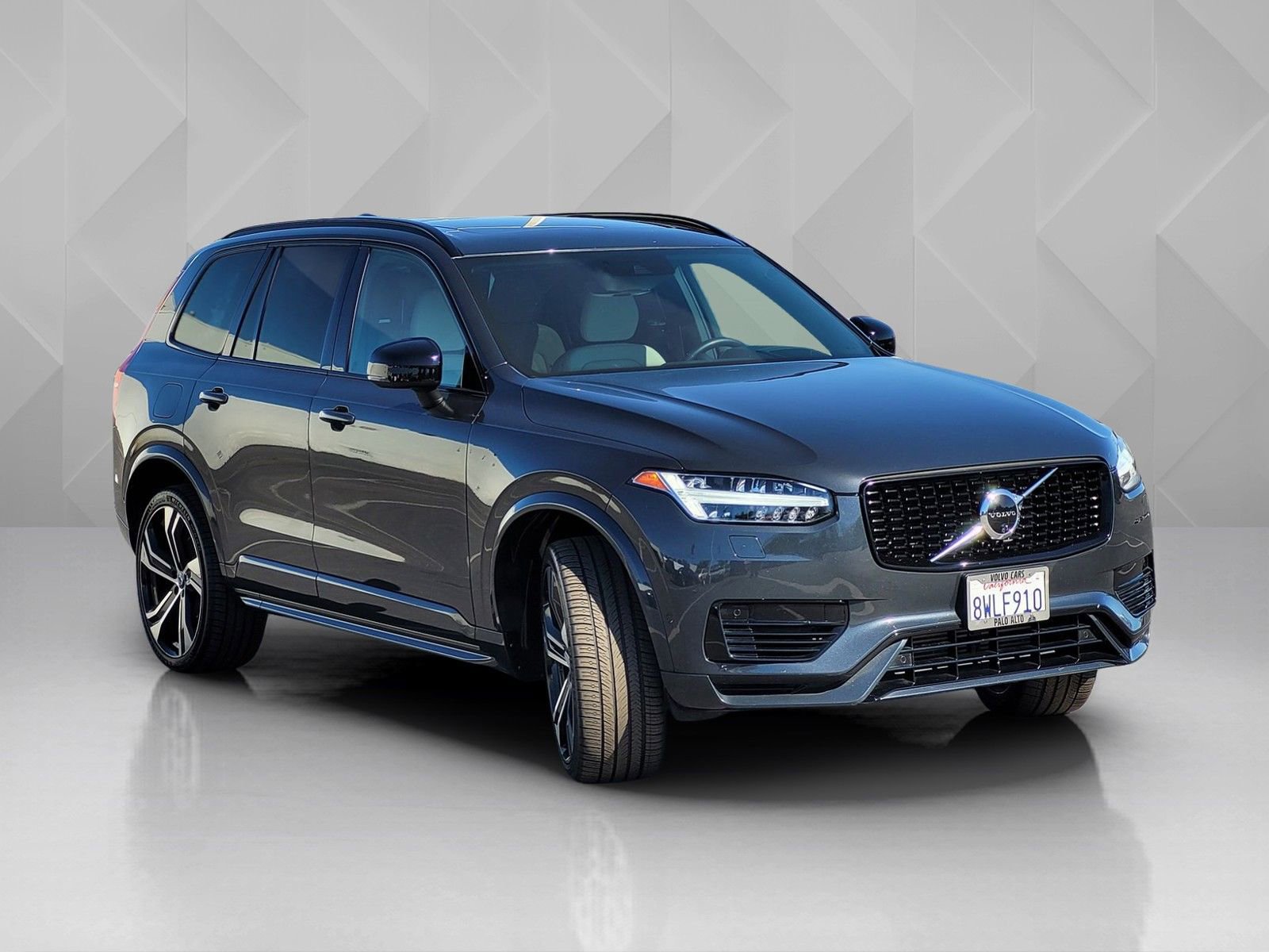 Used 2021 Volvo XC90 T8 R-Design w/ Advanced Package image 8