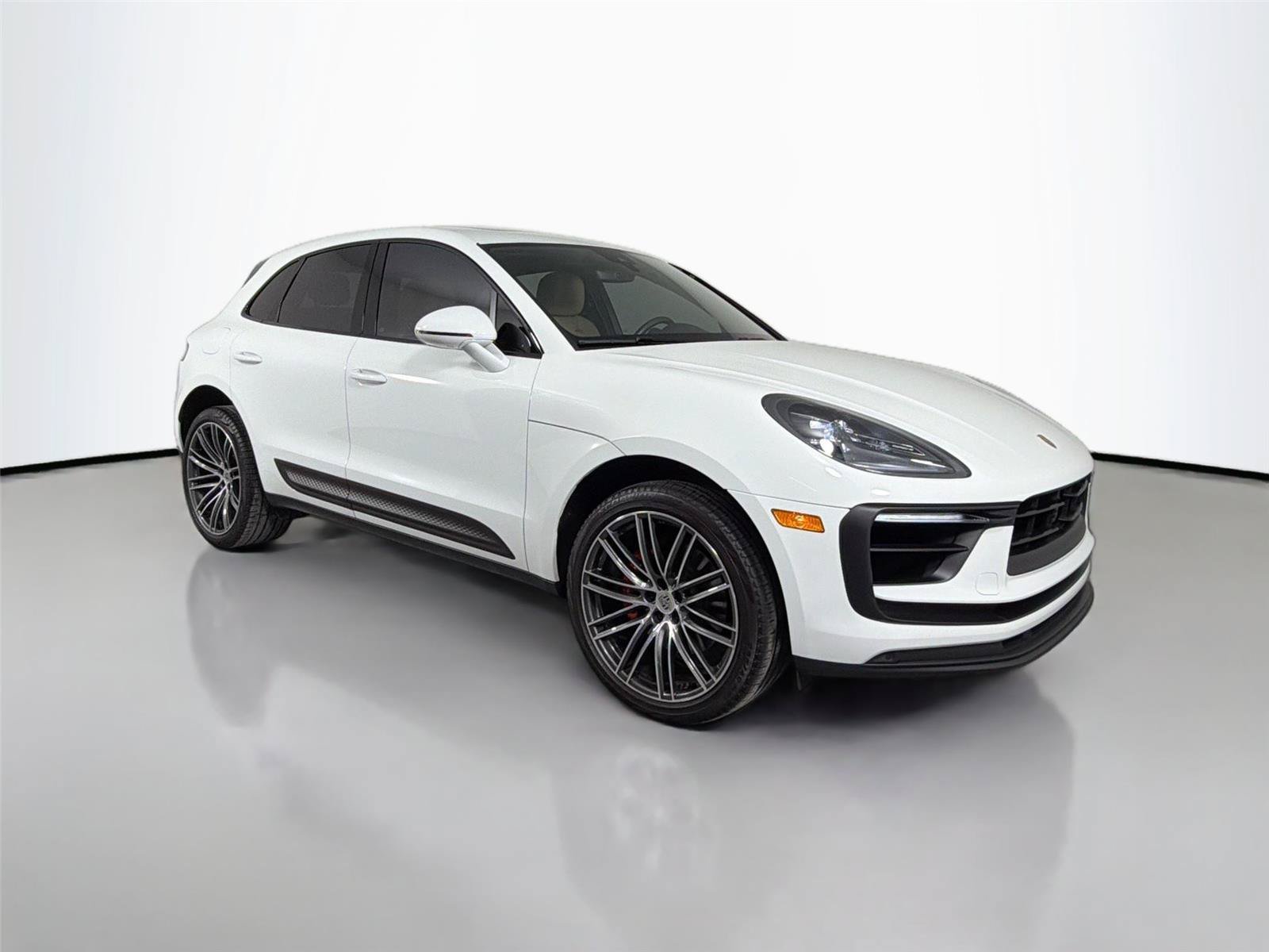Certified 2023 Porsche Macan S AWD/4WD image 9