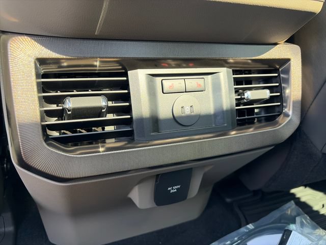 New 2027 Ford F450 Platinum w/ Platinum Plus Package AWD/4WD image 10
