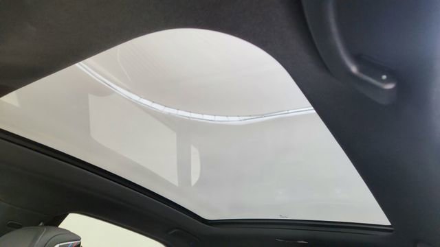 Used 2024 BMW 740i xDrive w/ Premium Package image 62