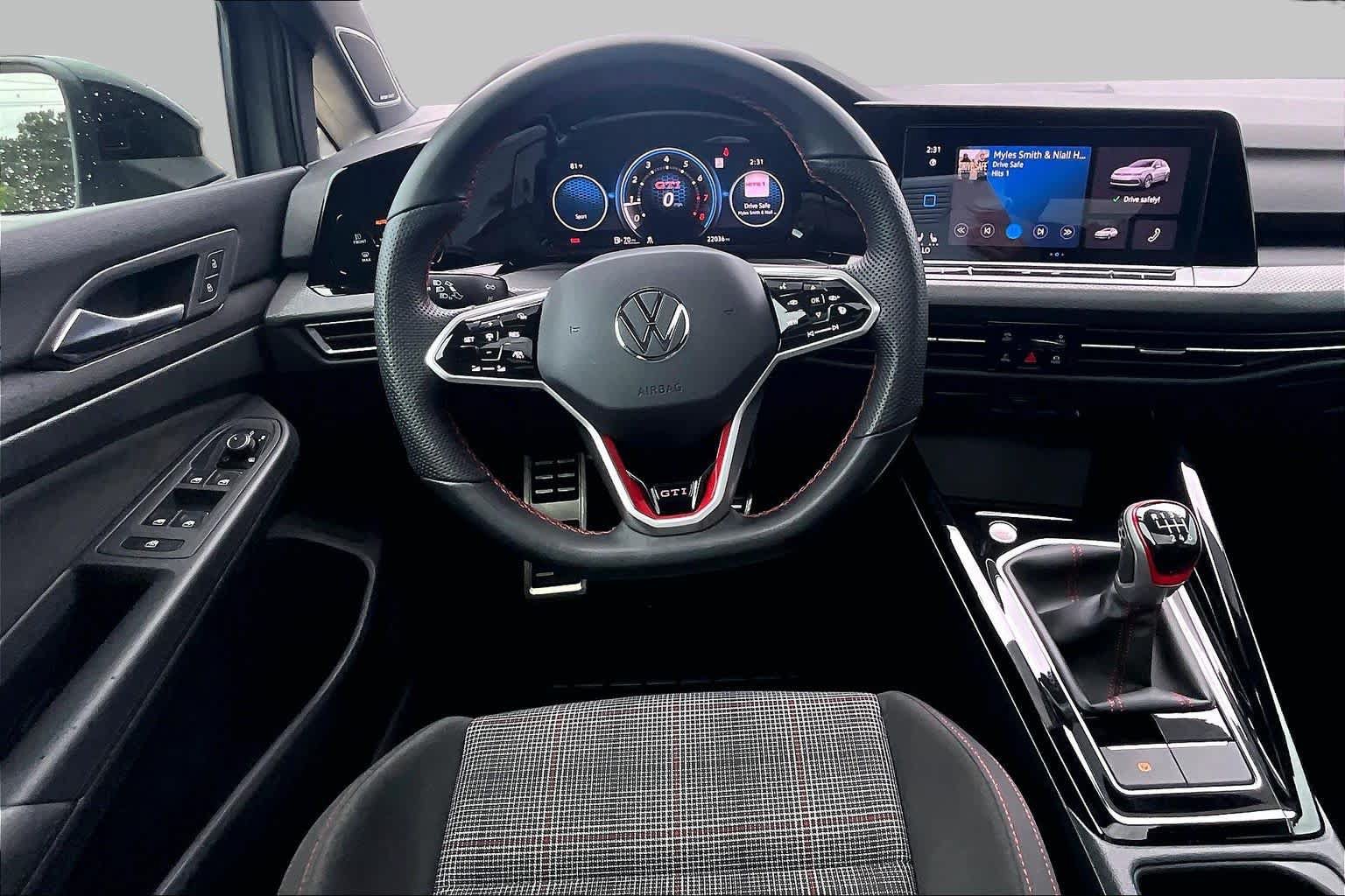 Used 2024 Volkswagen GTI SE FWD image 5
