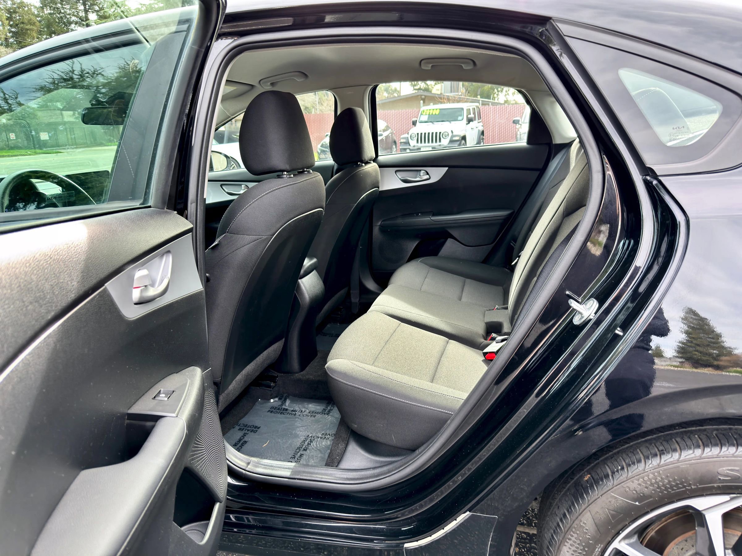 Used 2023 Kia Forte LXS image 10