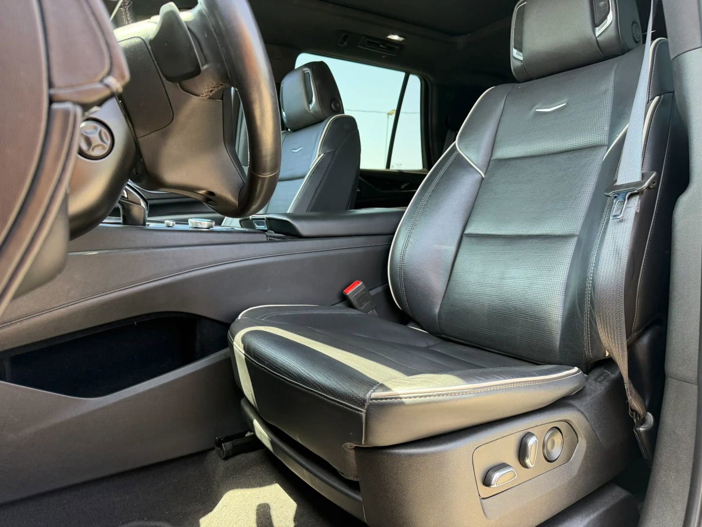 Used 2022 Cadillac Escalade Sport RWD image 10