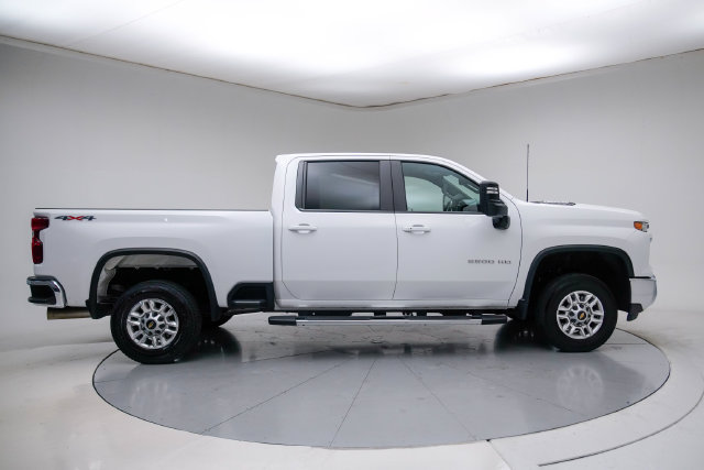 Used 2025 Chevrolet Silverado 2500 LT w/ Convenience Package AWD/4WD image 7