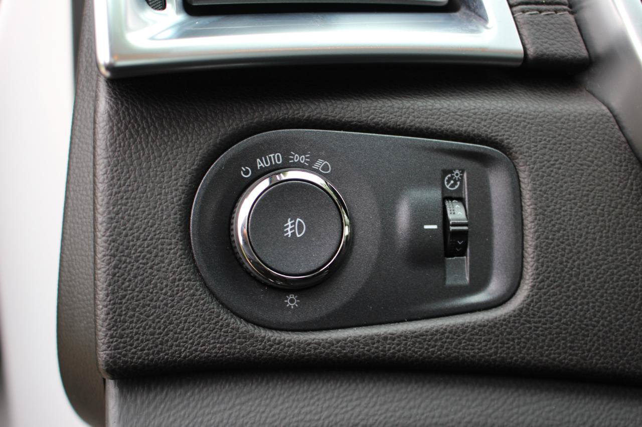 Used 2015 Cadillac SRX Performance w/ Driver Awareness Package AWD/4WD image 18