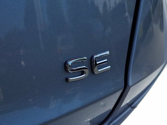 Certified 2025 Volkswagen Jetta SE FWD image 36