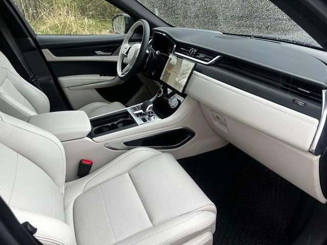 Used 2026 Jaguar F-PACE R-Dynamic S image 17