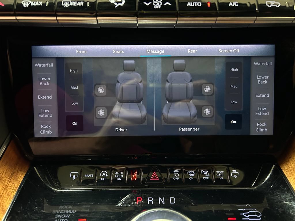 Used 2024 Jeep Grand Wagoneer Series III AWD/4WD image 17