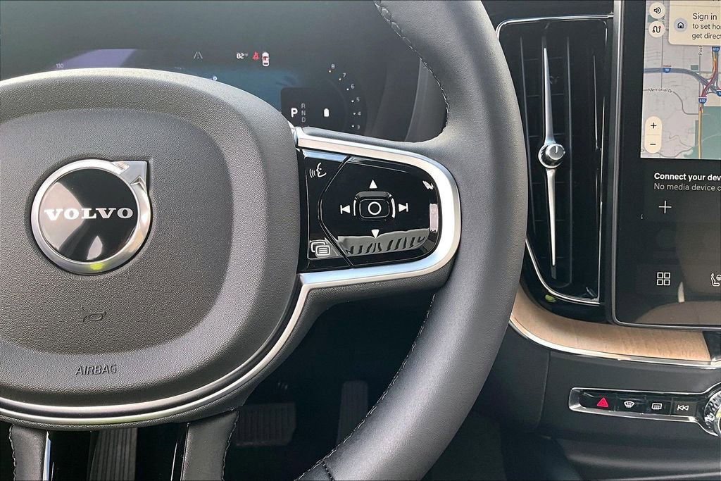 New 2026 Volvo XC60 B5 Plus AWD/4WD image 25