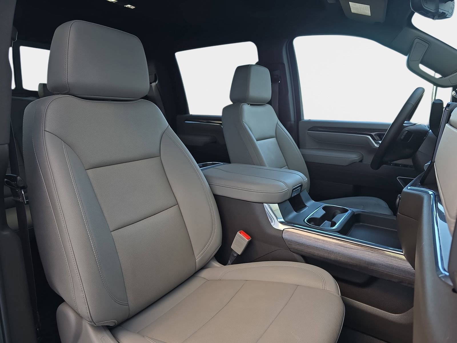 Used 2025 Chevrolet Silverado 2500 LTZ w/ LTZ Convenience Package image 12