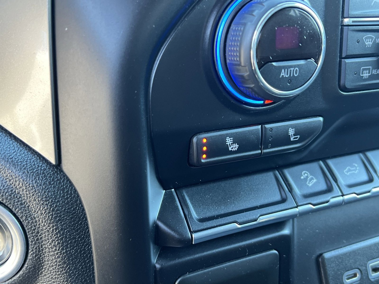 Used 2021 Chevrolet Silverado 1500 LT Trail Boss image 29