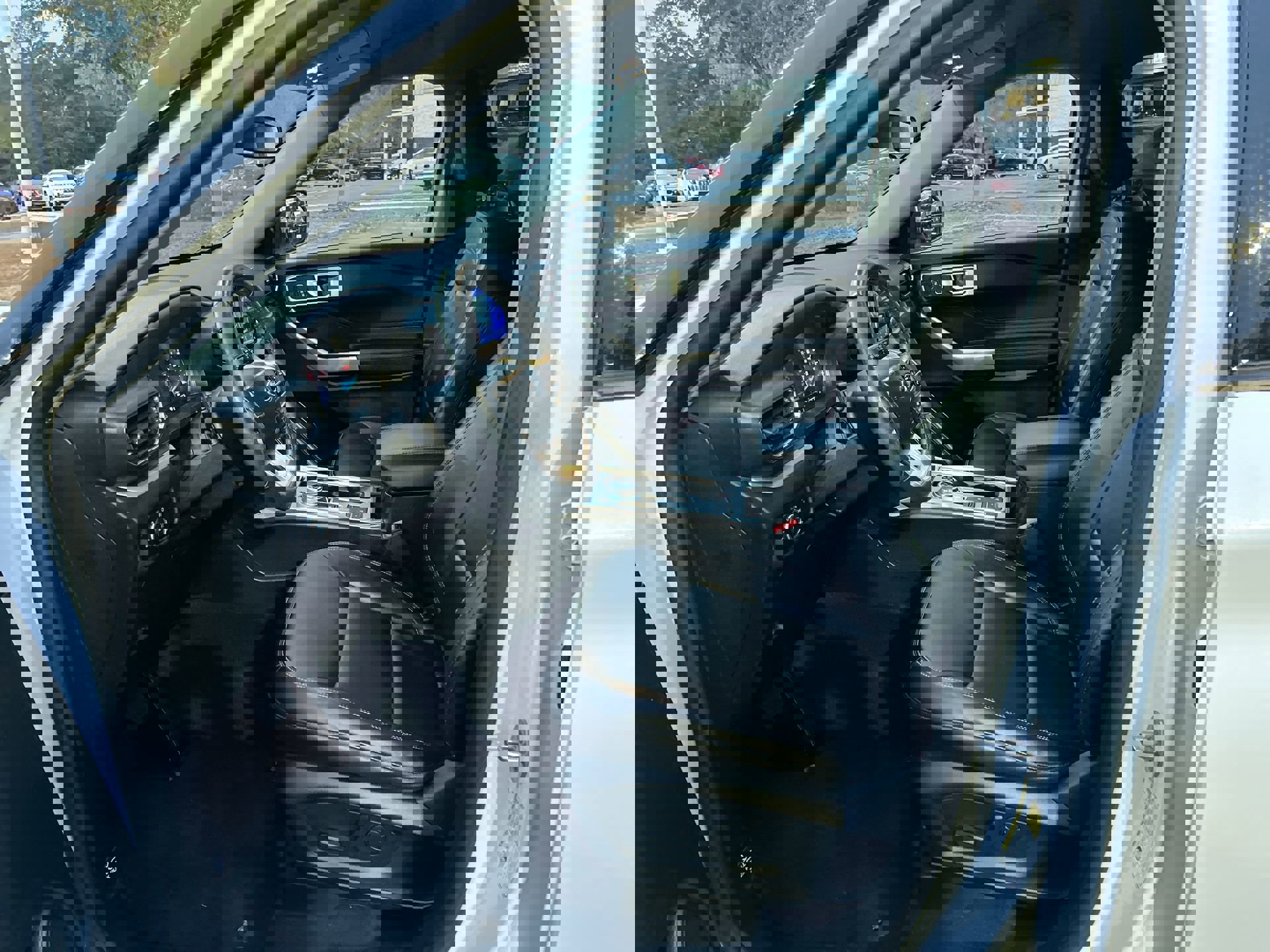 Used 2023 Ford Explorer XLT w/ Equipment Group 202A image 16