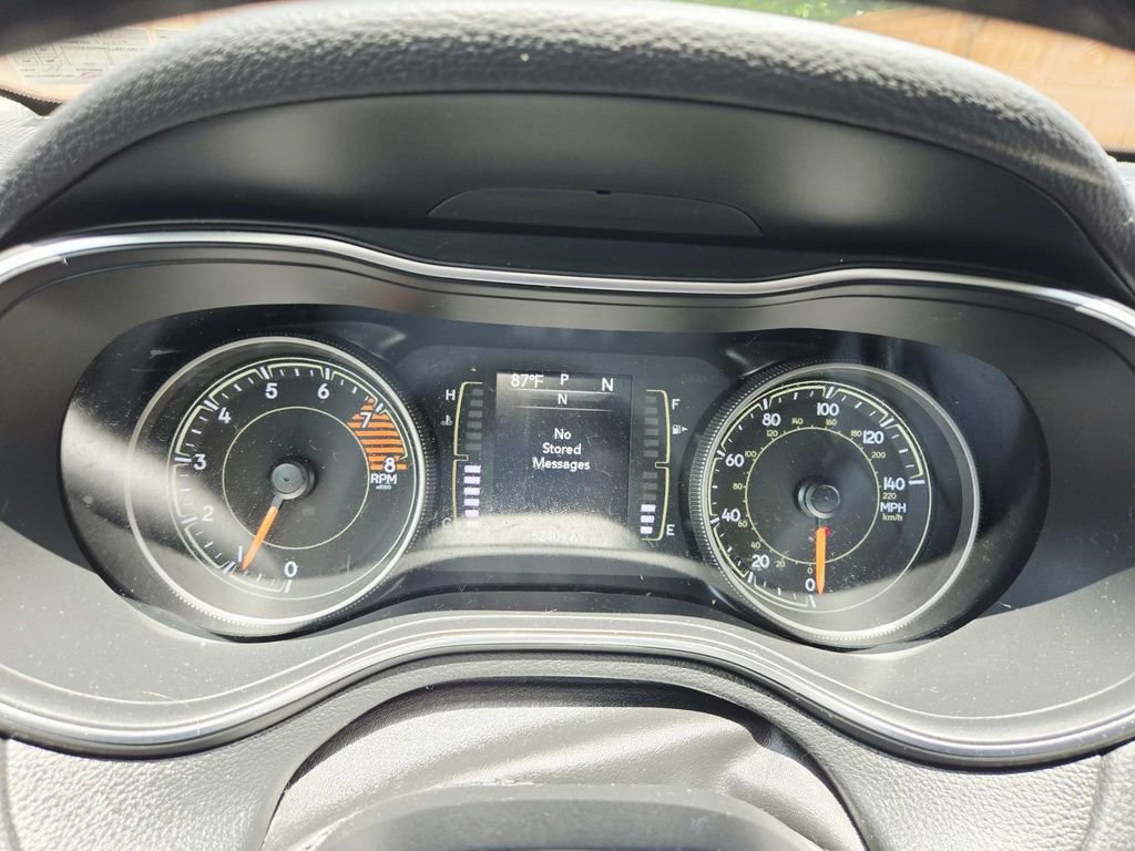 Used 2020 Jeep Cherokee Latitude Plus AWD/4WD image 21