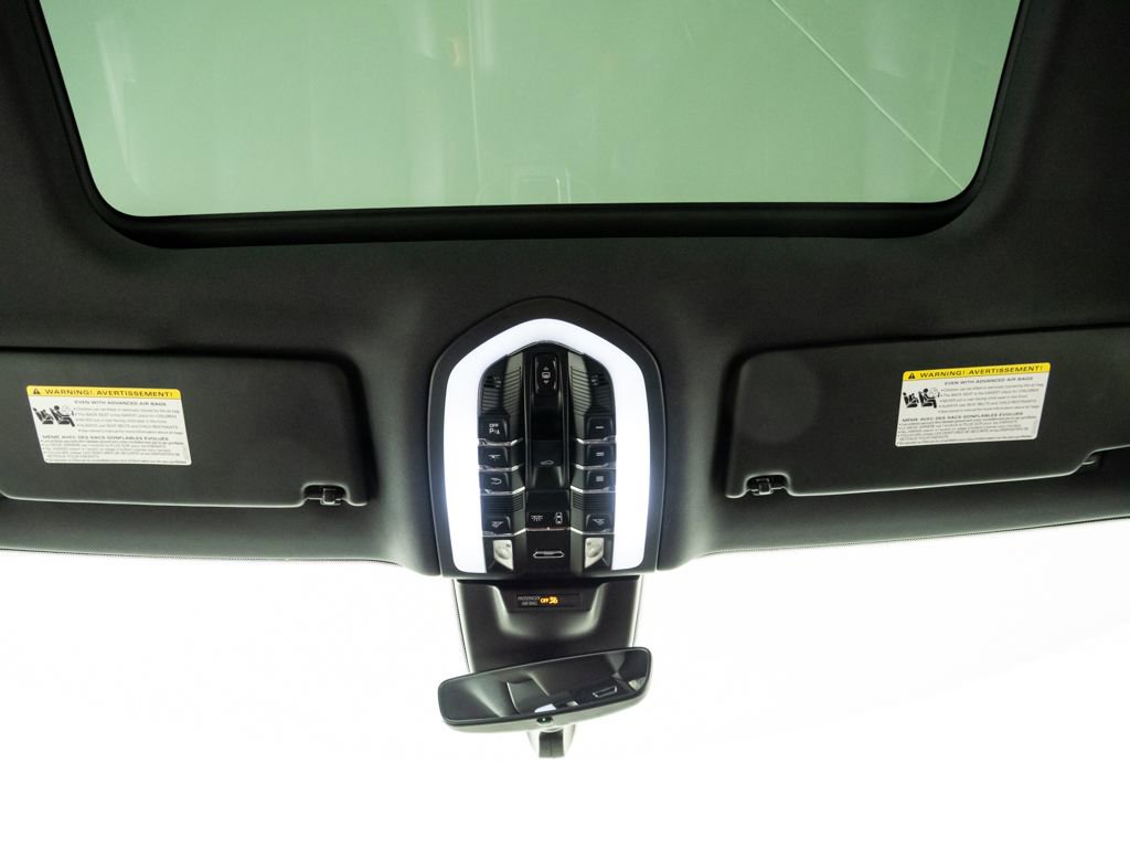 Used 2019 Porsche Macan AWD/4WD image 19