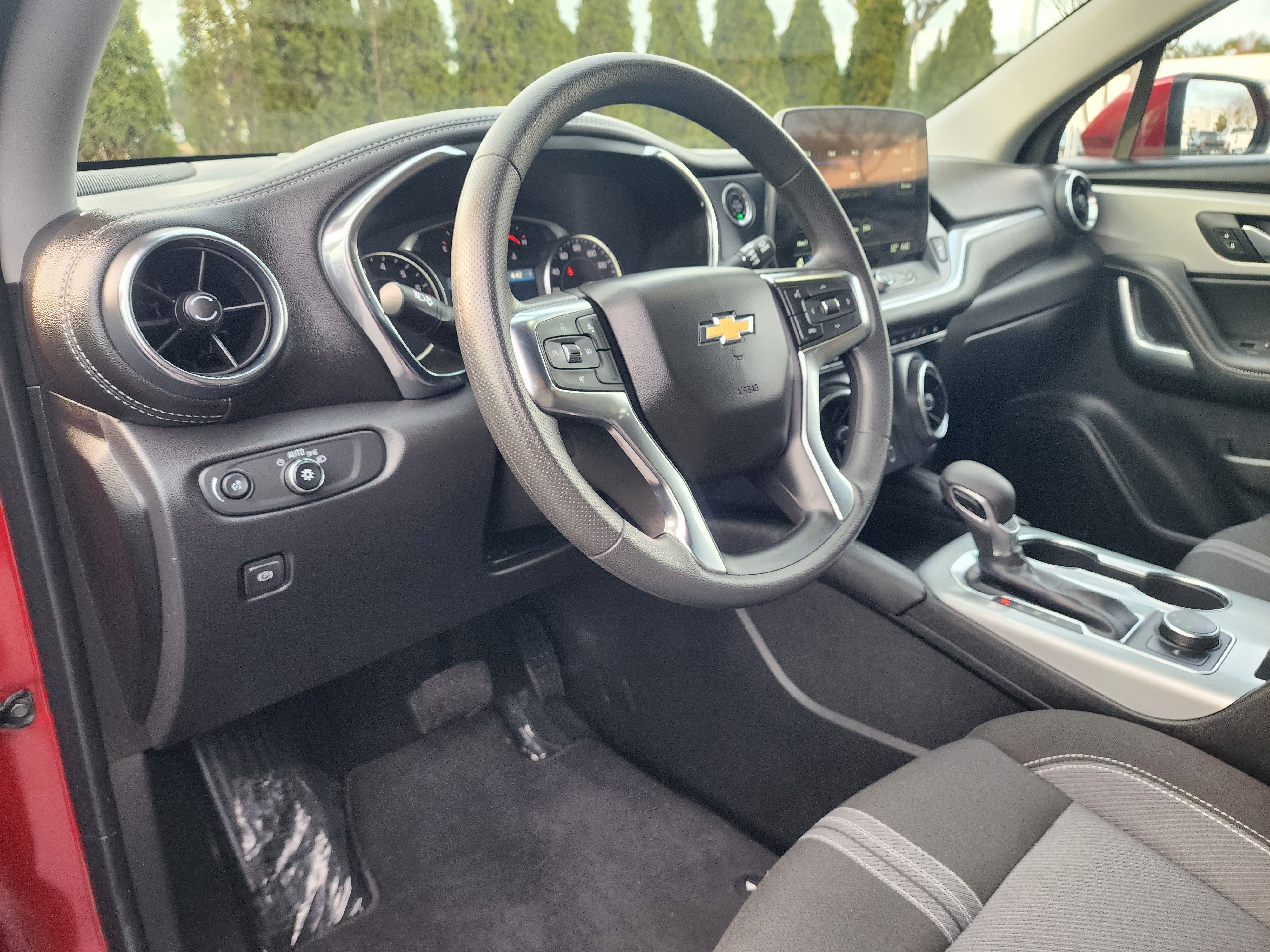 Used 2025 Chevrolet Blazer LT image 22