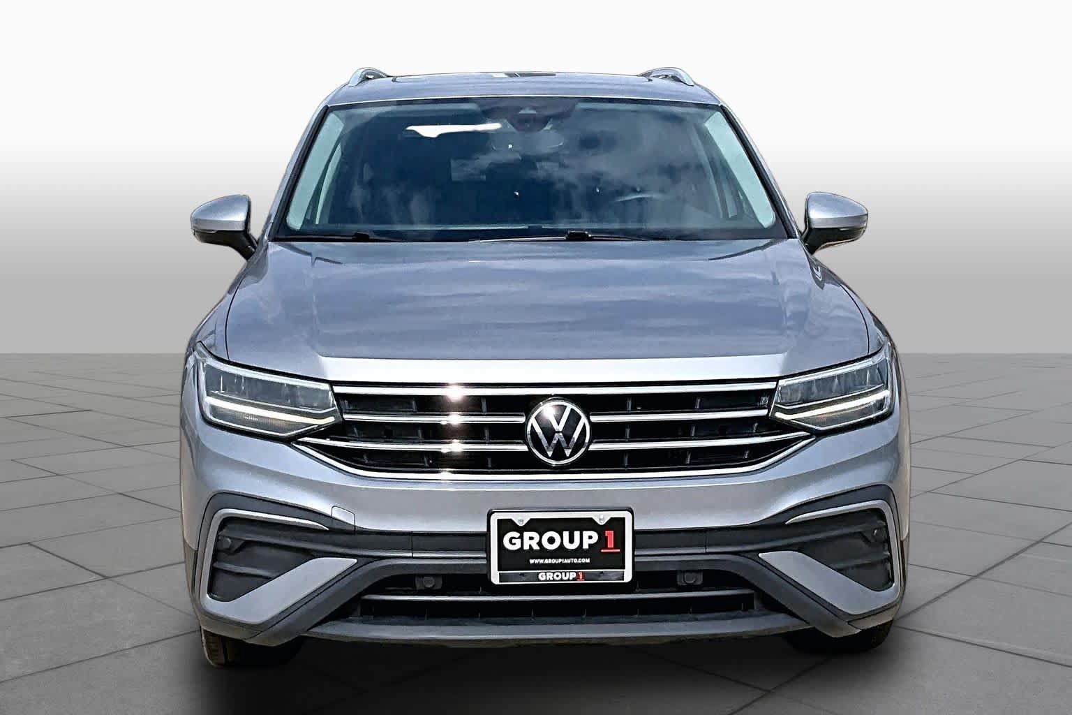 Used 2022 Volkswagen Tiguan SE FWD image 4