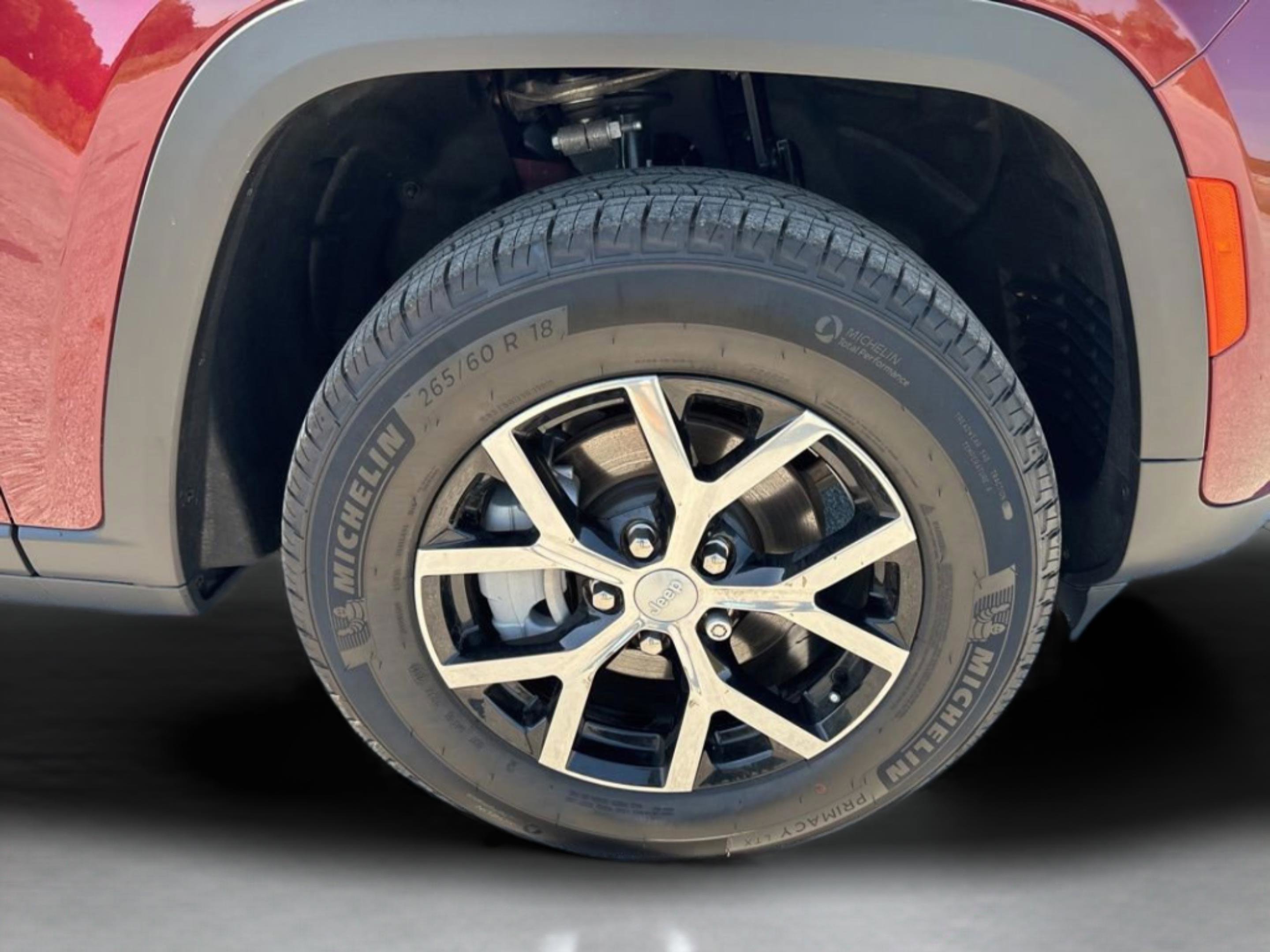 Used 2025 Jeep Grand Cherokee Limited w/ Trailer Tow Package image 41