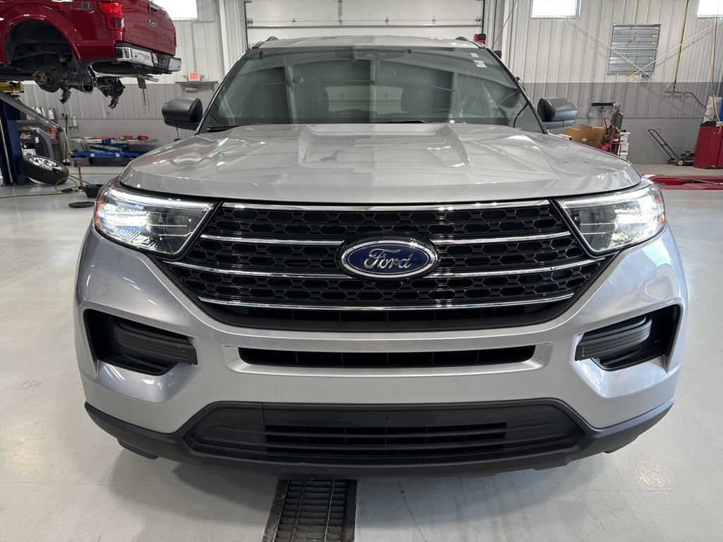 Used 2020 Ford Explorer XLT w/ Comfort Package image 12