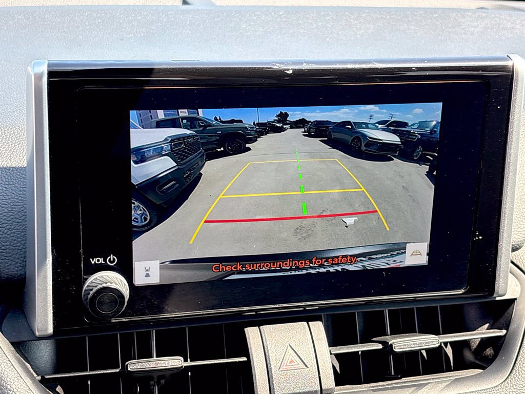 Used 2024 Toyota RAV4 XLE FWD image 18