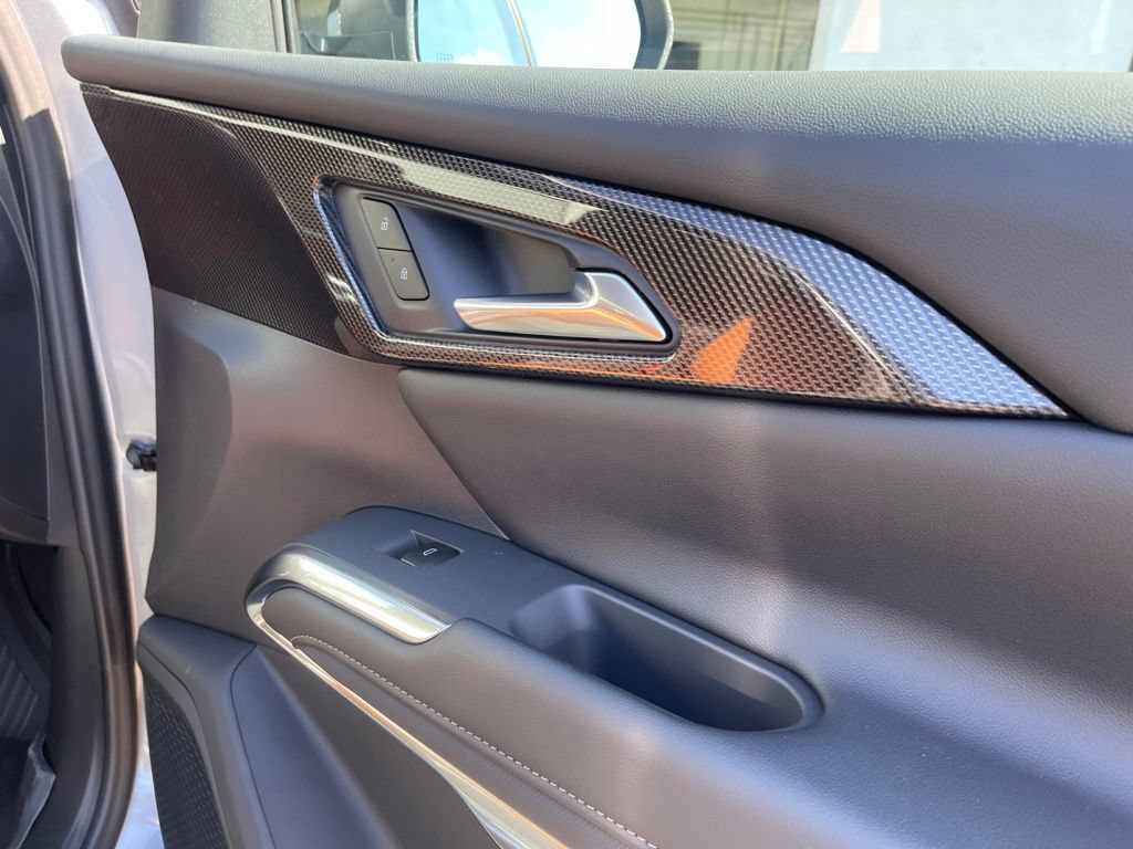 New 2027 Chevrolet Traverse Z71 w/ LPO, Floor Liner Package AWD/4WD image 21