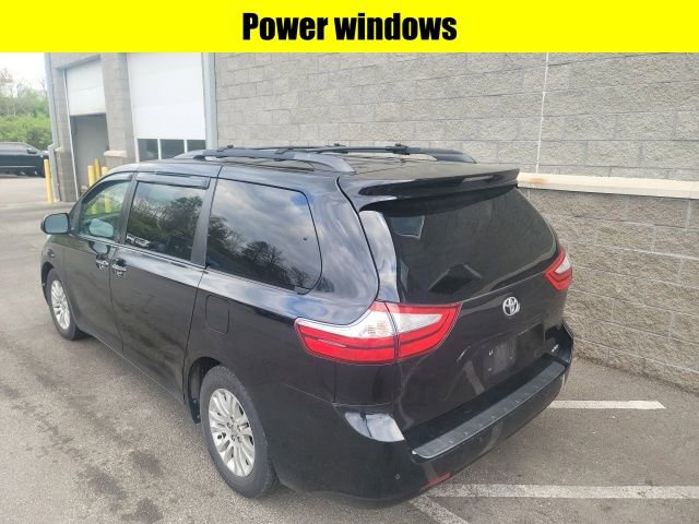 Used 2015 Toyota Sienna XLE w/ XLE Navigation Package image 7