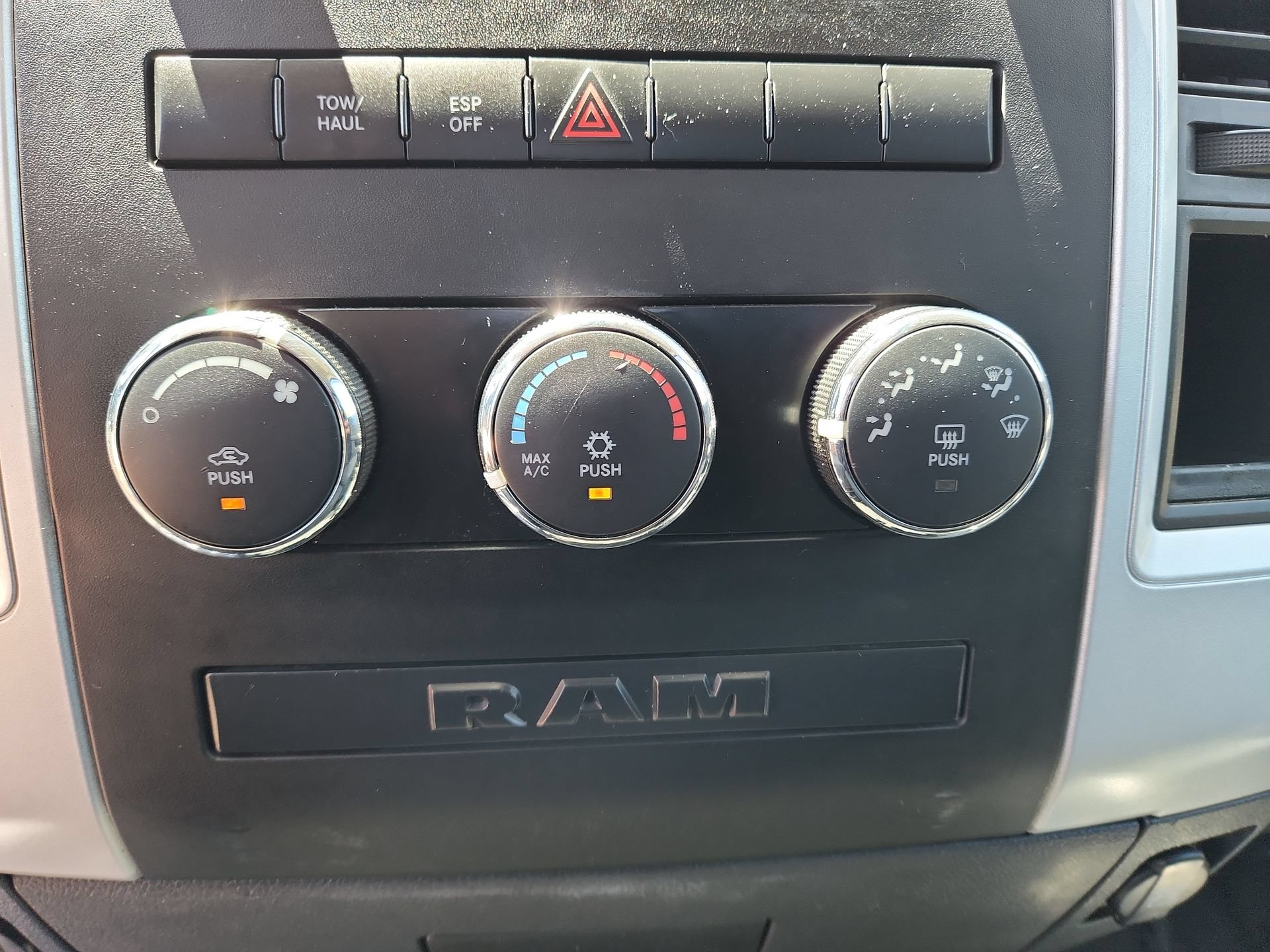 Used 2009 Dodge Ram 1500 Truck SLT AWD/4WD image 16