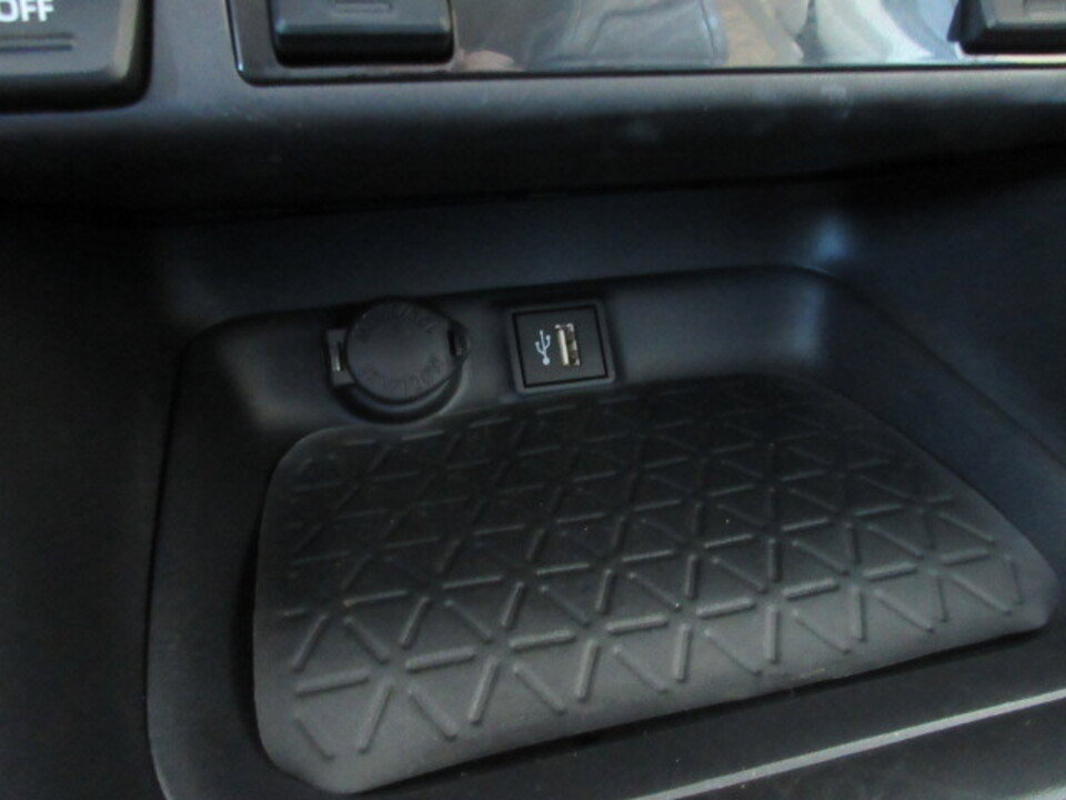 Used 2025 Toyota RAV4 XLE Premium image 23