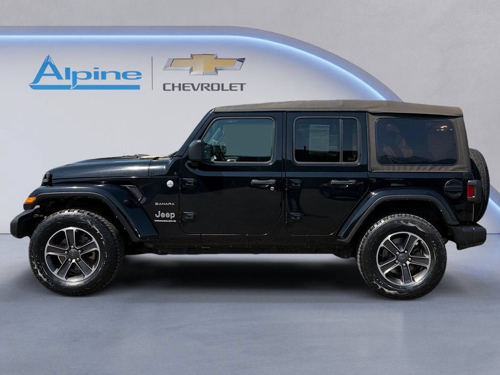 Used 2023 Jeep Wrangler Unlimited Sahara w/ Cold Weather Group AWD/4WD image 2