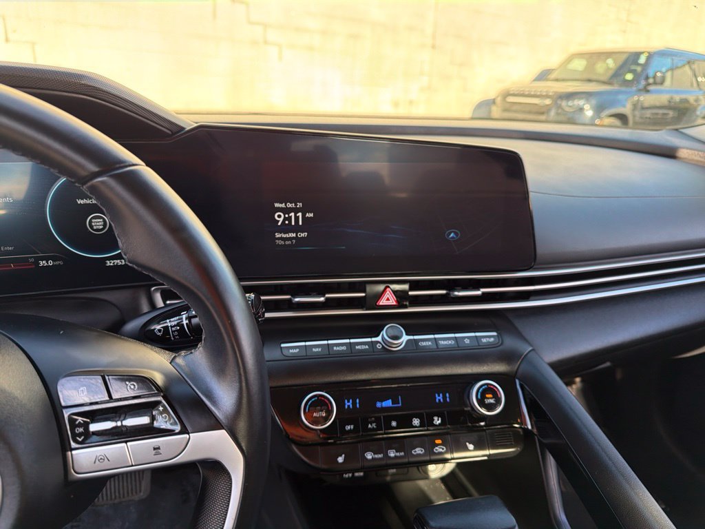 Used 2023 Hyundai Elantra SEL w/ Convenience Package FWD image 28