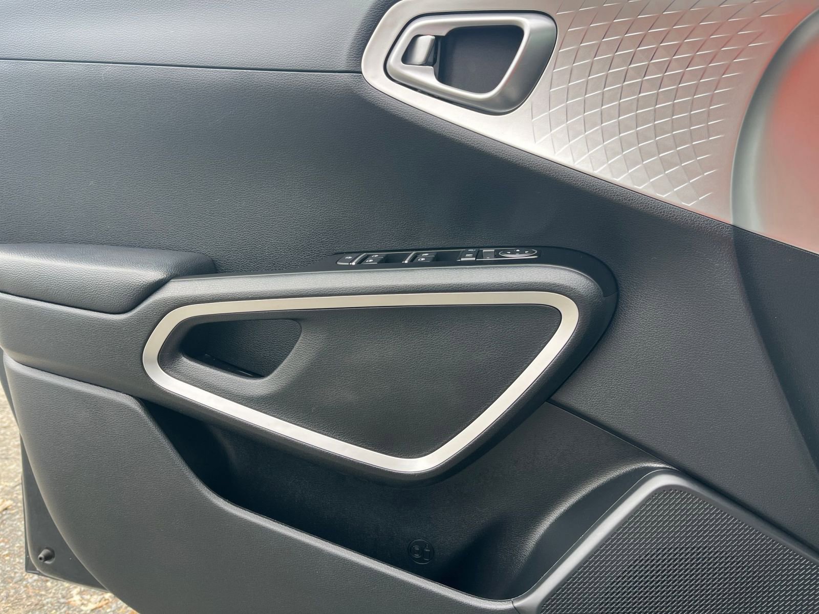 Used 2025 Kia Soul LX w/ LX Technology Package image 18