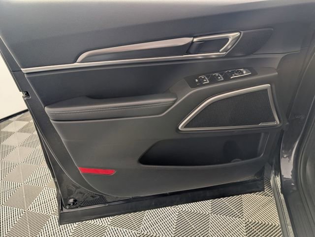 Used 2025 Kia Telluride S image 10