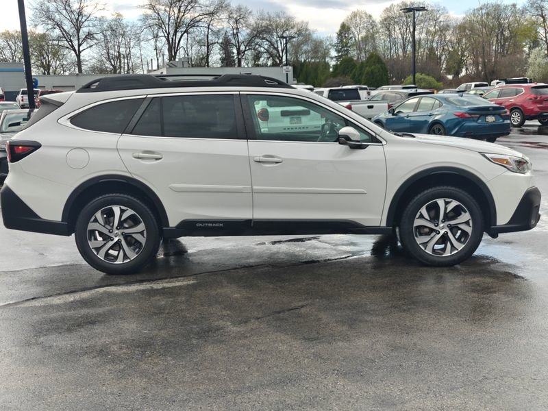 Used 2022 Subaru Outback Limited AWD/4WD image 4