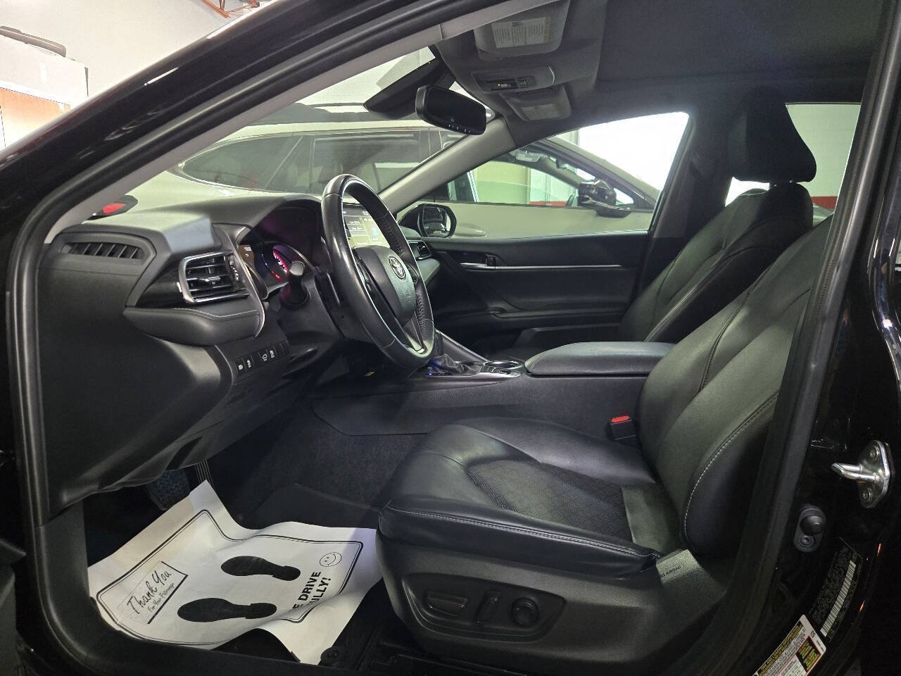 Used 2022 Toyota Camry XSE FWD image 9