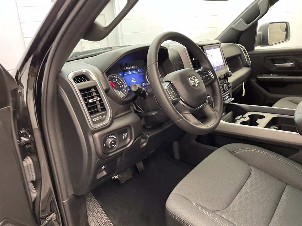 New 2026 RAM 1500 Express AWD/4WD image 15