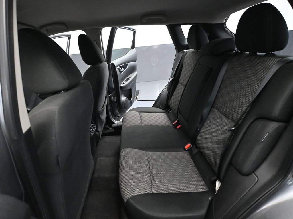 Used 2021 Nissan Rogue Sport SV image 38