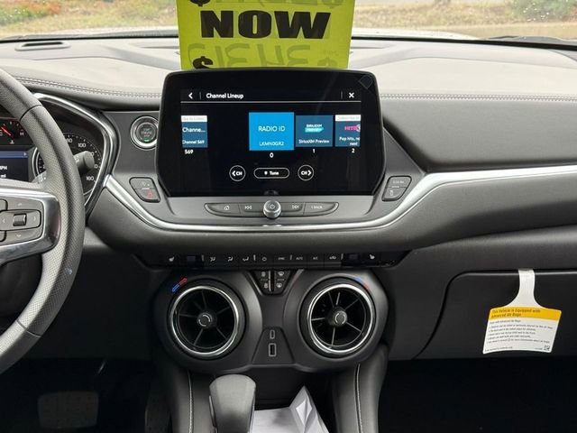 Used 2025 Chevrolet Blazer LT image 14