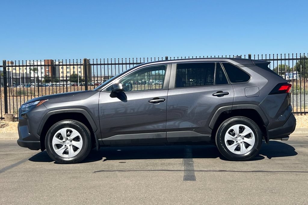 Certified 2024 Toyota RAV4 LE AWD/4WD image 9