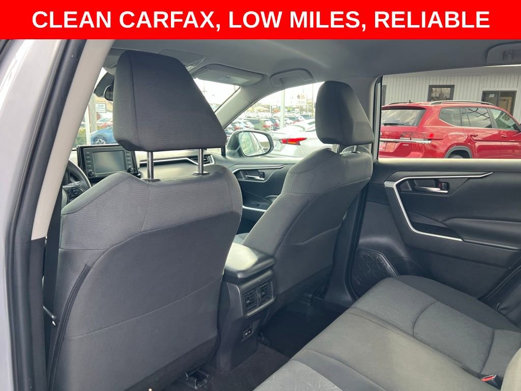 Used 2022 Toyota RAV4 XLE AWD/4WD image 18