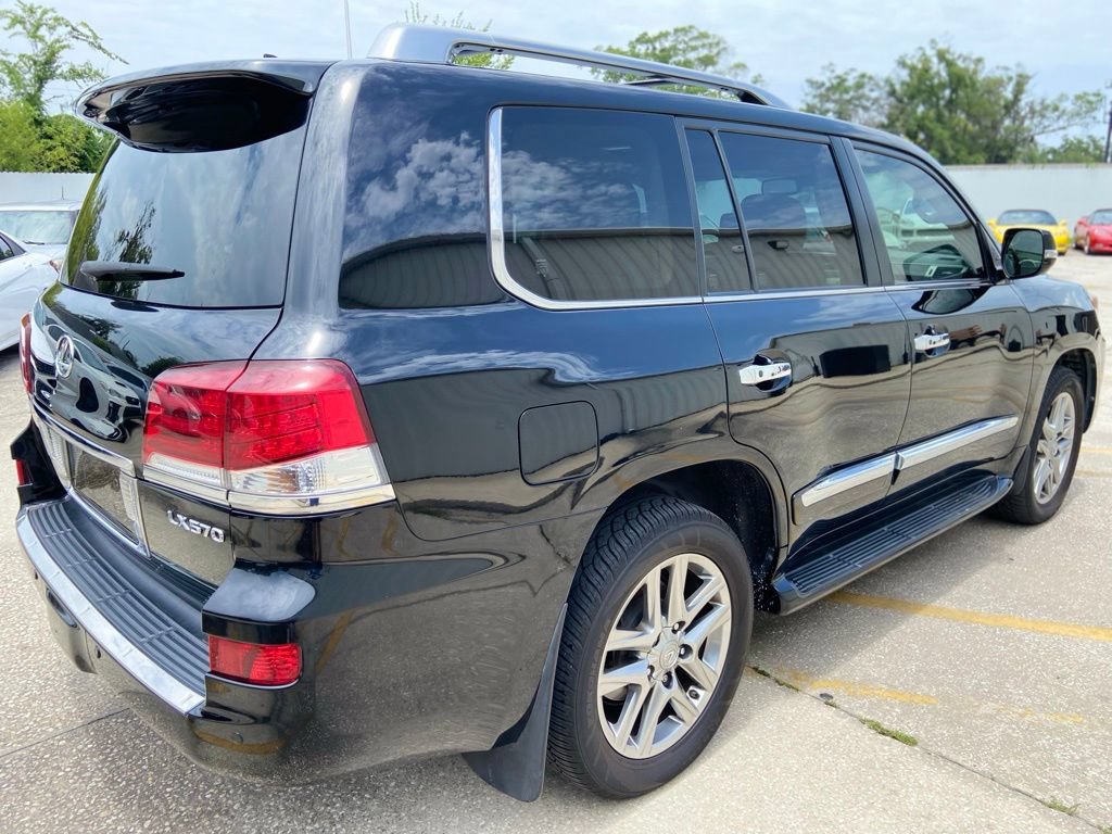 Used 2013 Lexus LX 570 4WD w/ Luxury Pkg image 5