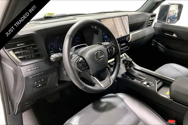 Used 2025 Lexus GX 550 w/ Accessory Package (2T) image 12