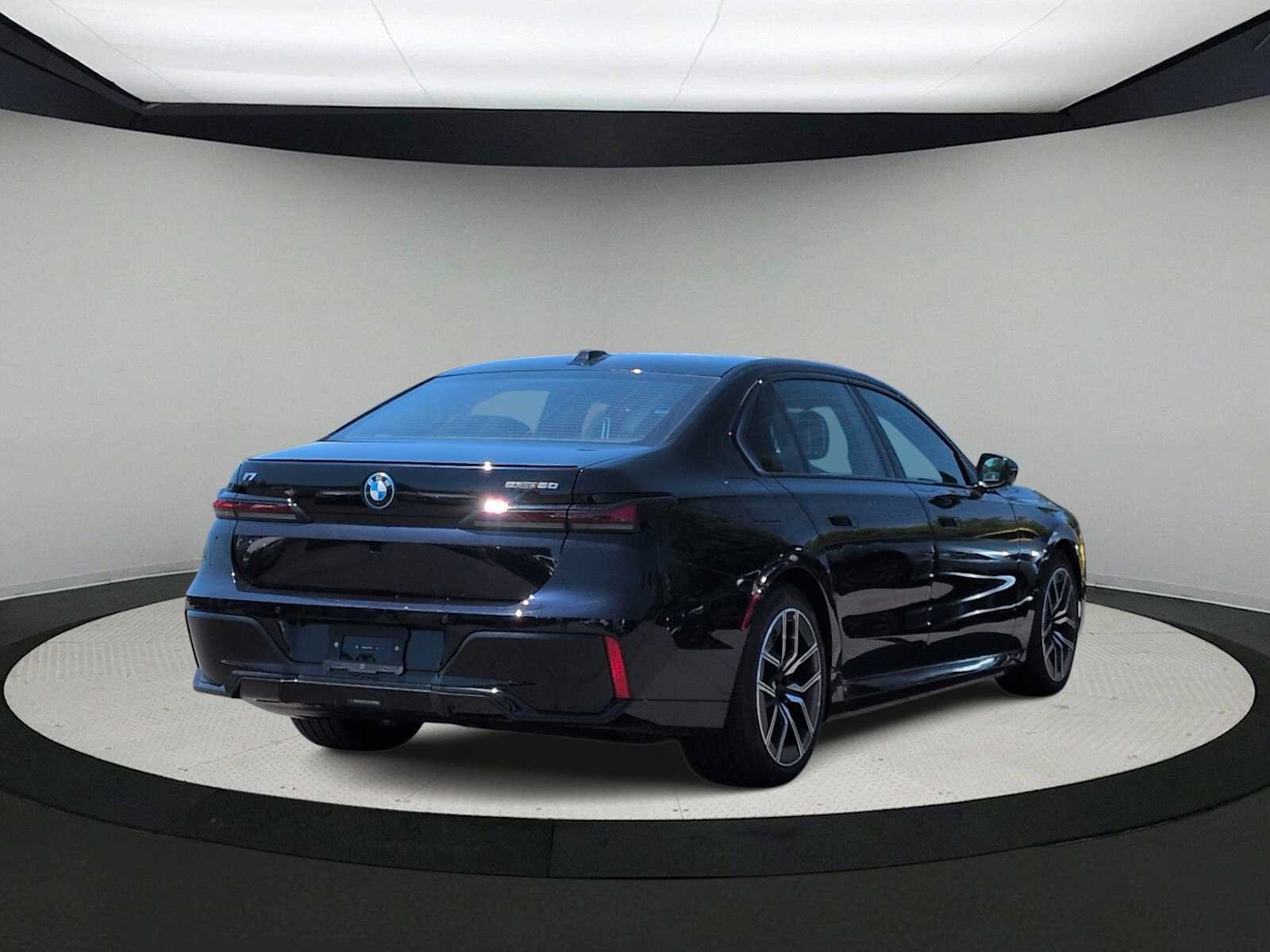 Used 2026 BMW i7 xDrive60 w/ M Sport Package RWD image 8