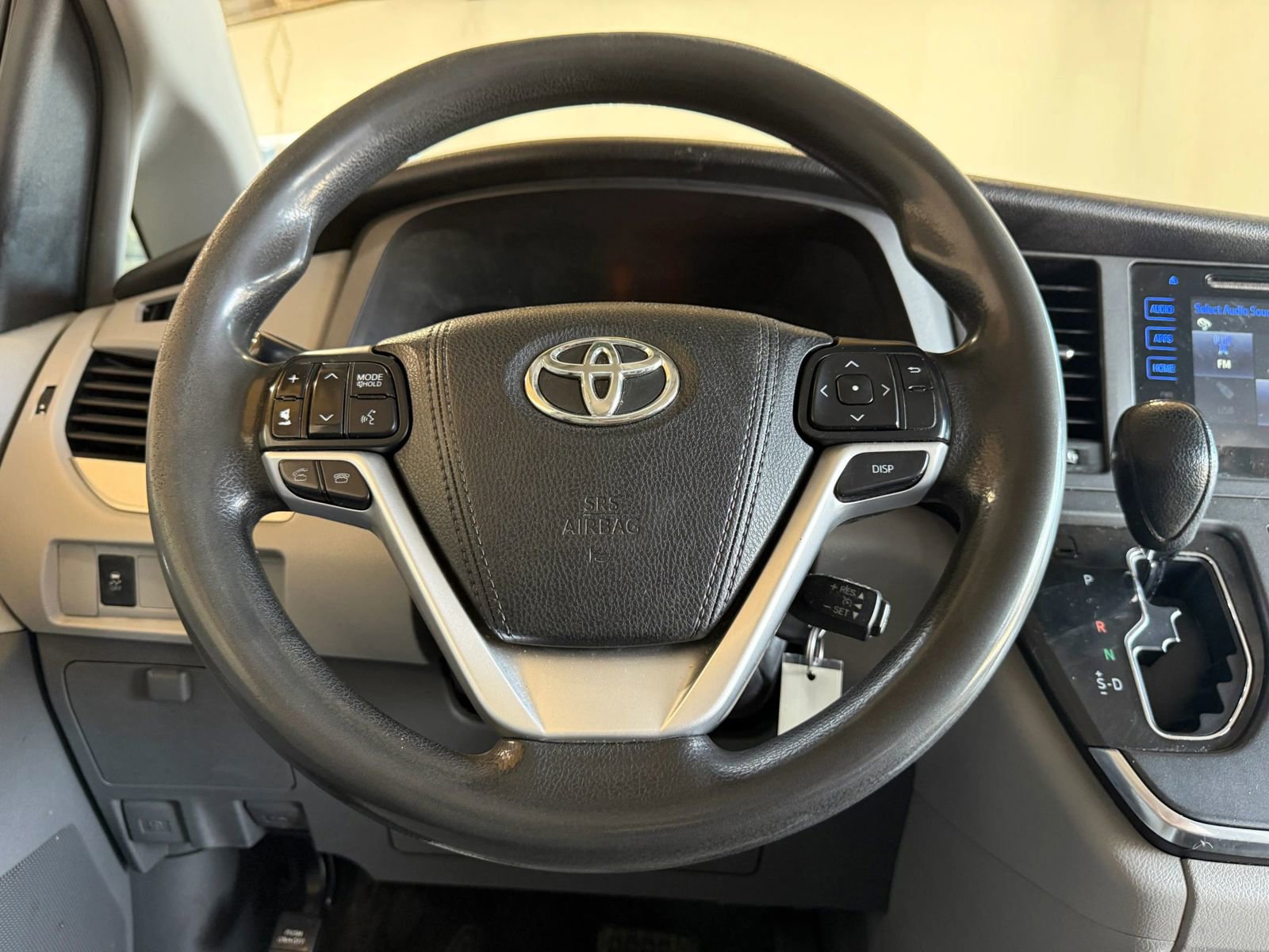 Used 2015 Toyota Sienna LE image 16