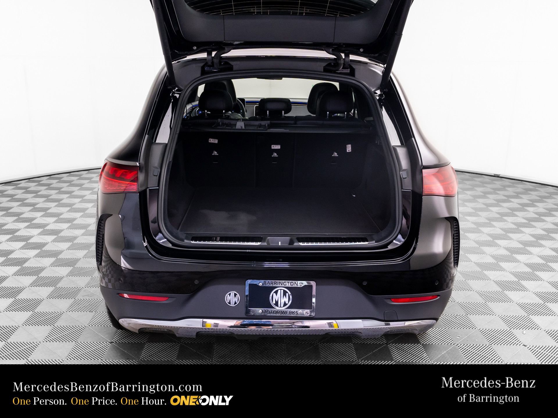 New 2026 Mercedes-Benz EQE 320 4MATIC SUV image 34