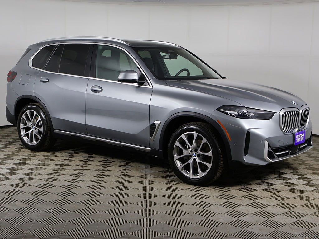 Used 2024 BMW X5 xDrive40i image 2