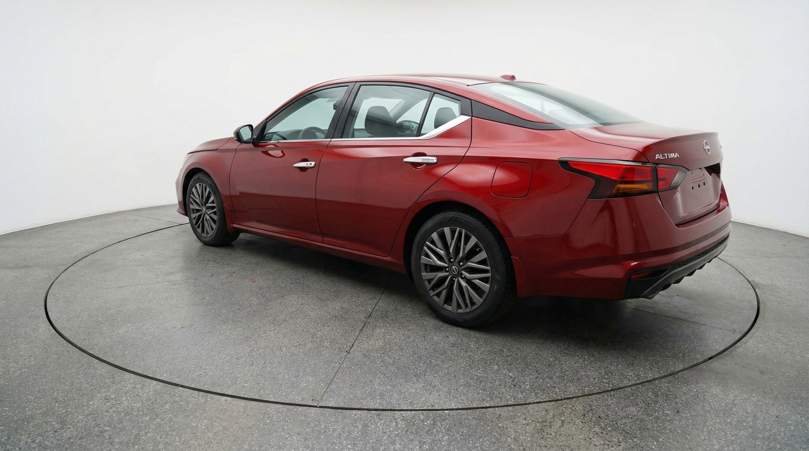 Used 2025 Nissan Altima 2.5 SV image 6