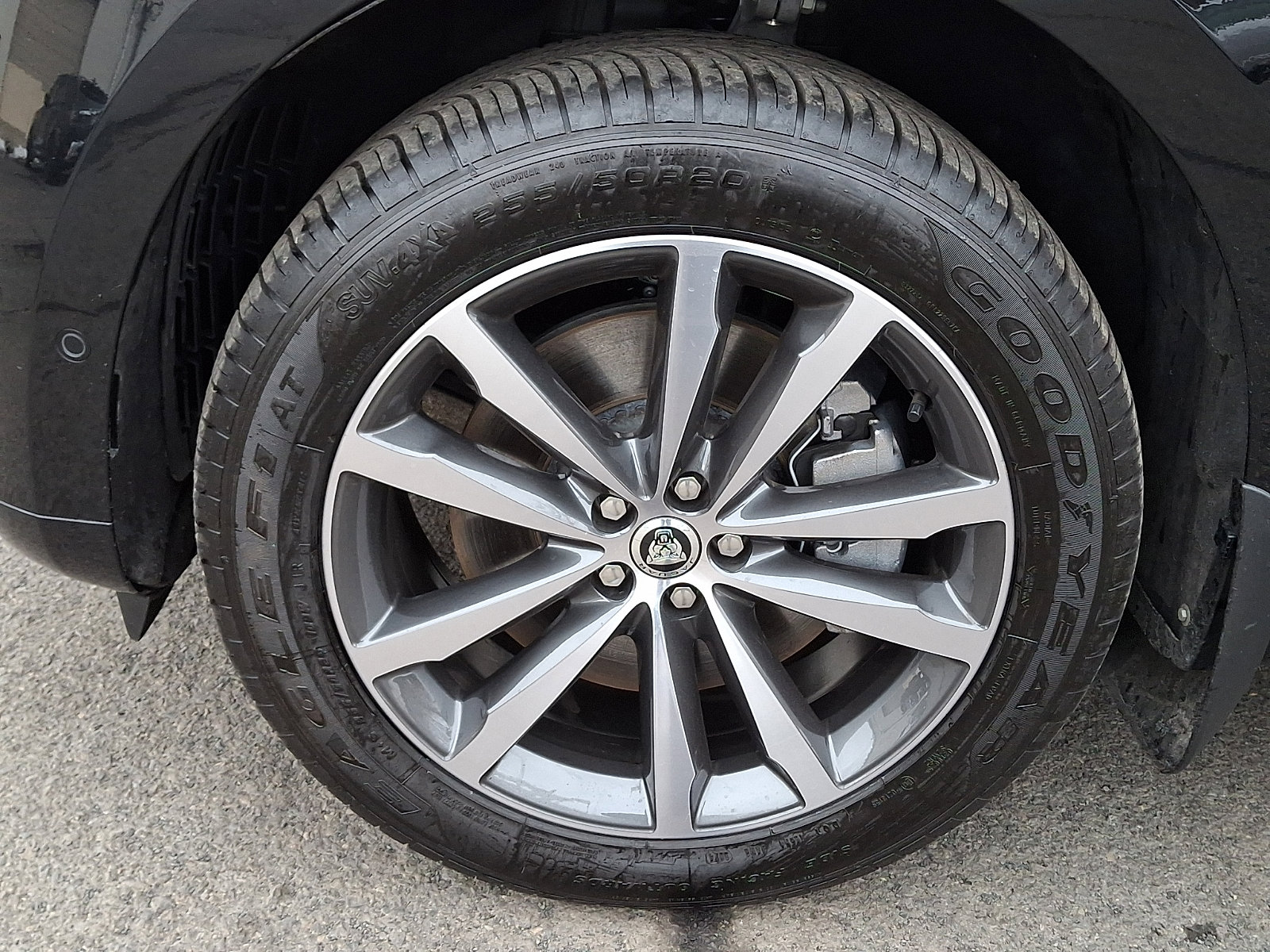 Used 2026 Jaguar F-PACE R-Dynamic S image 9