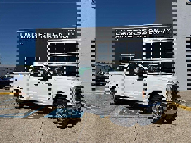 New 2026 Ford F250 XL w/ XL Chrome Package video 1