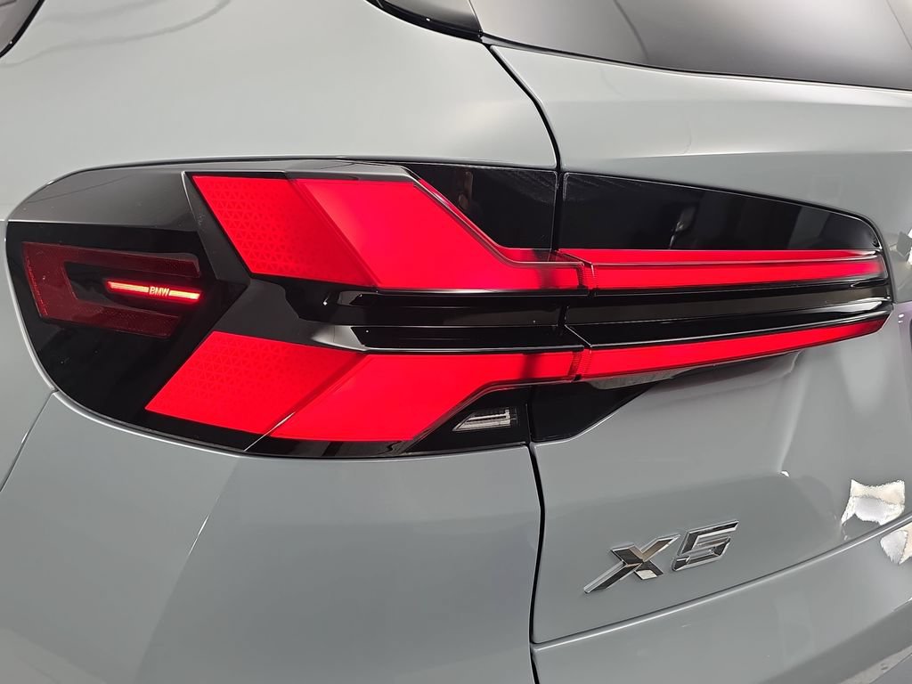 New 2026 BMW X5 xDrive50e w/ Executive Package AWD/4WD image 33