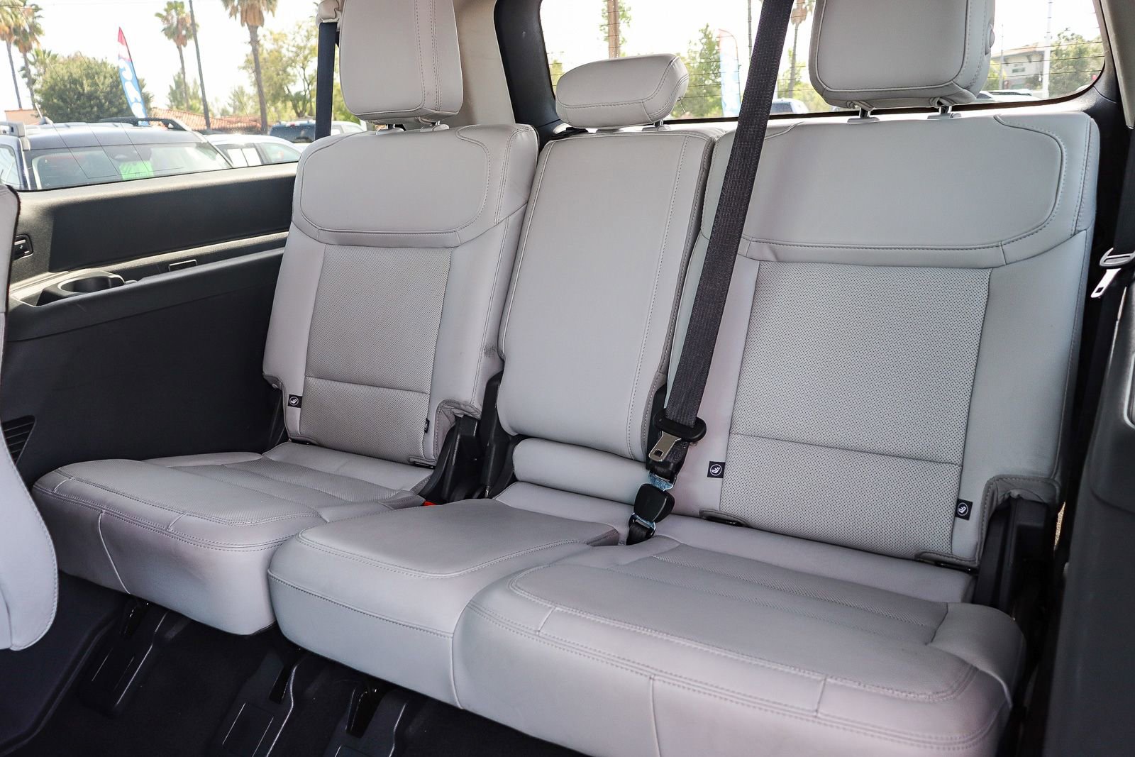 Certified 2025 Ford Expedition Max Platinum w/ Driver's Package AWD/4WD image 18
